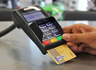 Εφορία: Ποιες δαπάνες πρέπει να κάνουμε με πλαστικό χρήμα για να μην πληρώσουμε επιπλέον φόρο