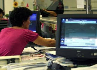 Με 9.550 ηλεκτρονικούς υπολογιστές εξοπλίζονται ΑΑΔΕ, Υπ. Οικονομικών και ΓΓΠΣ